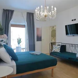 Savoia International_lt_bari Stazione Pensjonat